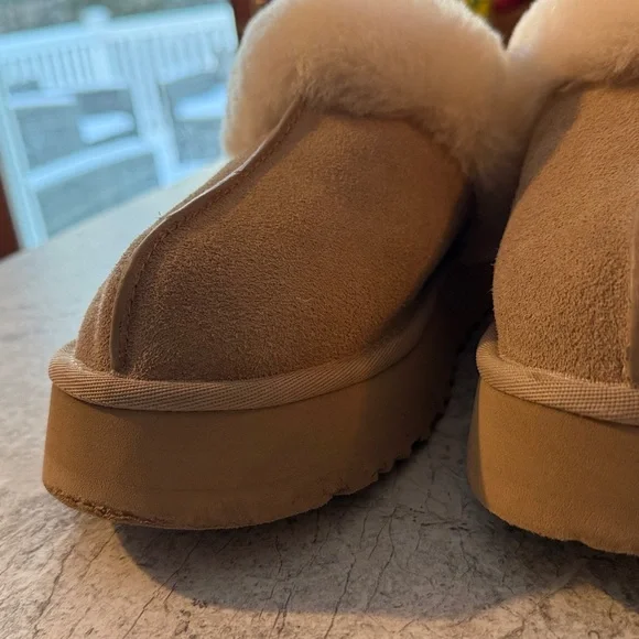 Ugg Disquette Slippers - Picture 4 of 5